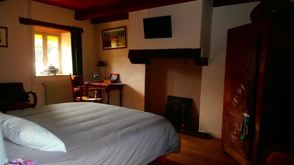 L'Apotheis Bed & Breakfast Saint-Thegonnec Loc-Eguiner Room photo